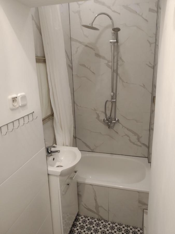 Zacisze Starowki Apartment Torun Bagian luar foto