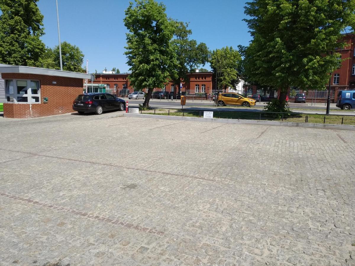 Zacisze Starowki Apartment Torun Bagian luar foto