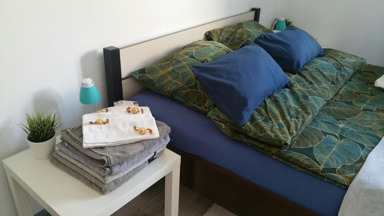 Zacisze Starowki Apartment Torun Bagian luar foto