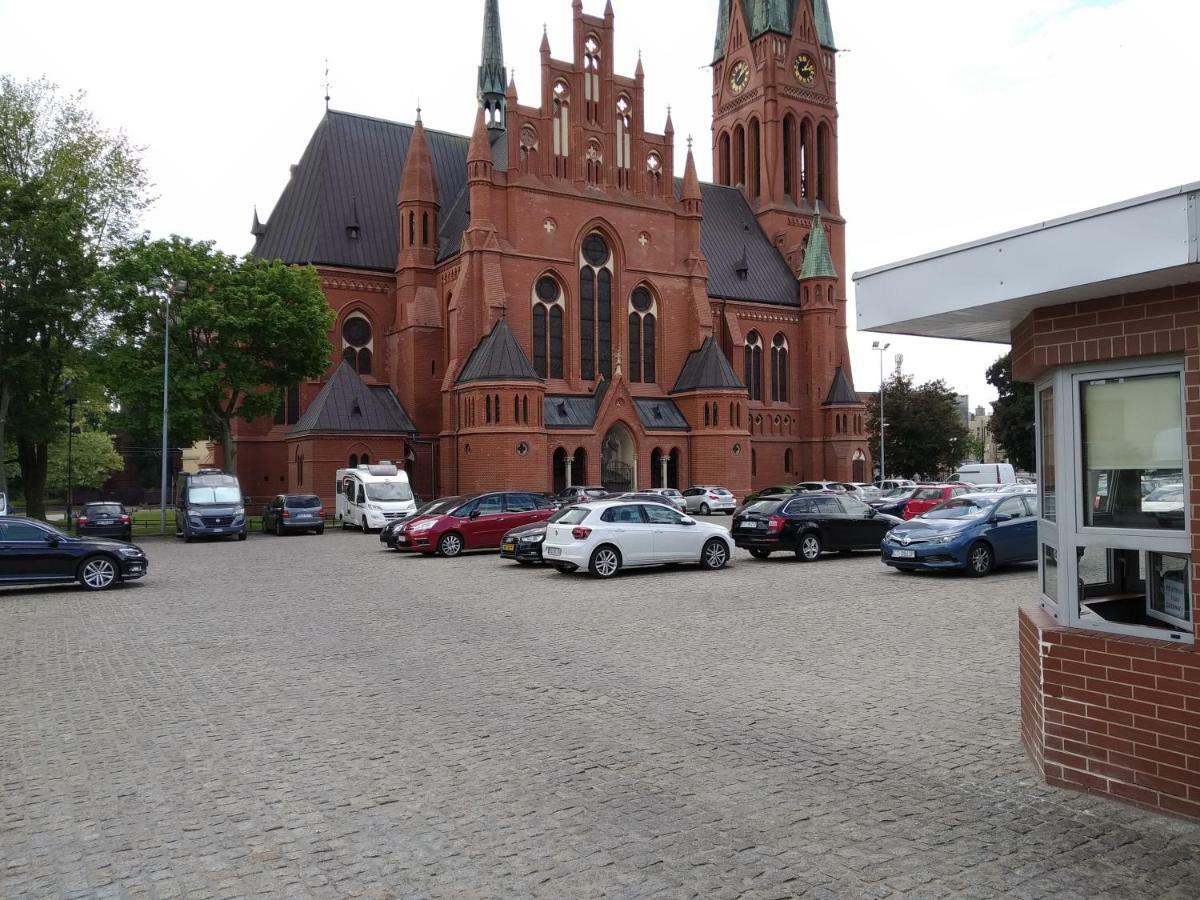 Zacisze Starowki Apartment Torun Bagian luar foto