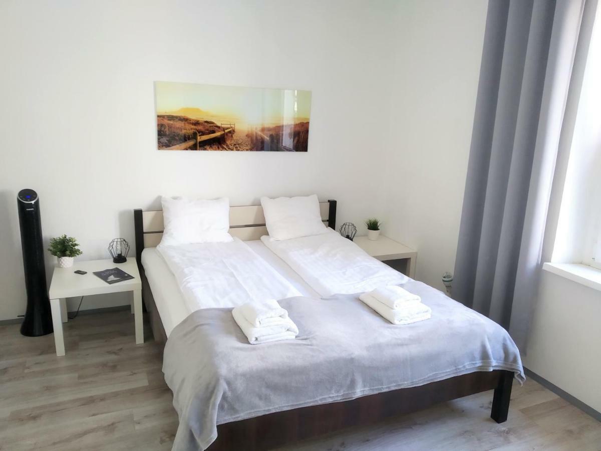 Zacisze Starowki Apartment Torun Bagian luar foto